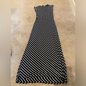 Athleta Medium Maxi Dress